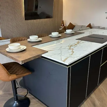 Luxury Haxby House Дом отдыха *